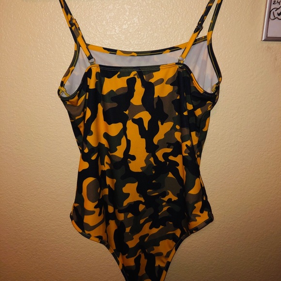 A camouflage button body suit - Picture 2 of 2